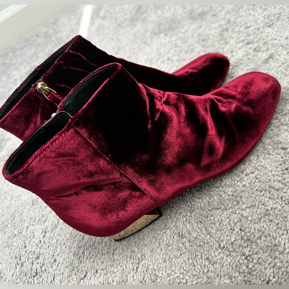 Alice + Olivia Women’s Velvet Ankle Boots in Rich Burgundy Size 39.5